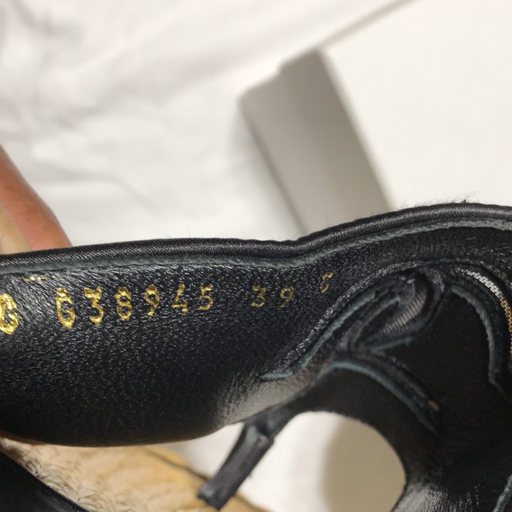 Chanel straw thong sandals. Made in Italy. EUC - Picture 10 of 12